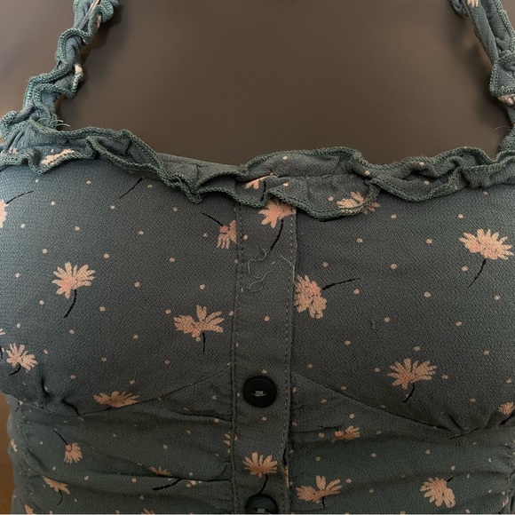 GREEN HALTER TOP - Picture 8 of 10